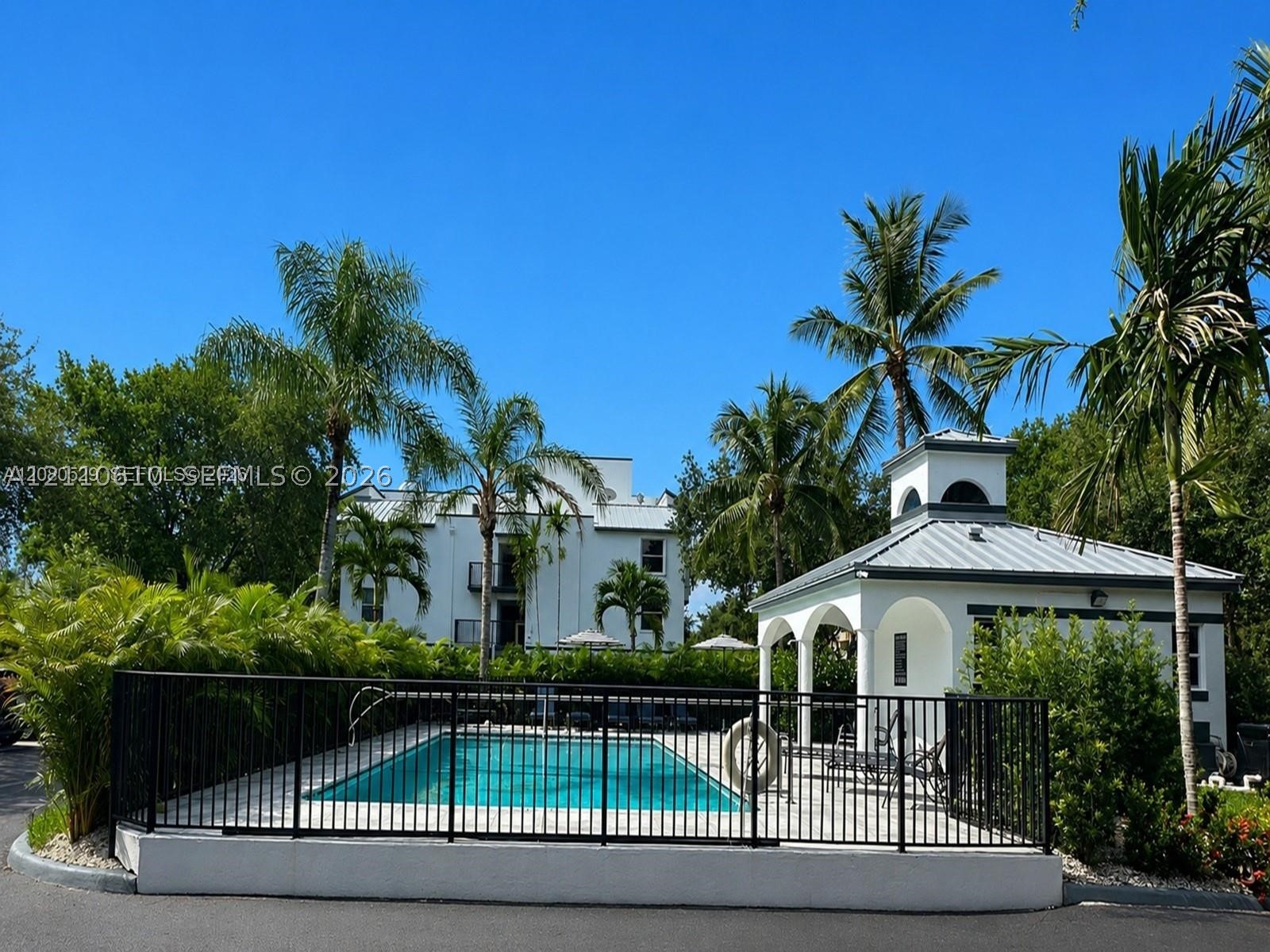 649 E Sheridan St #304, Dania Beach FL 33004