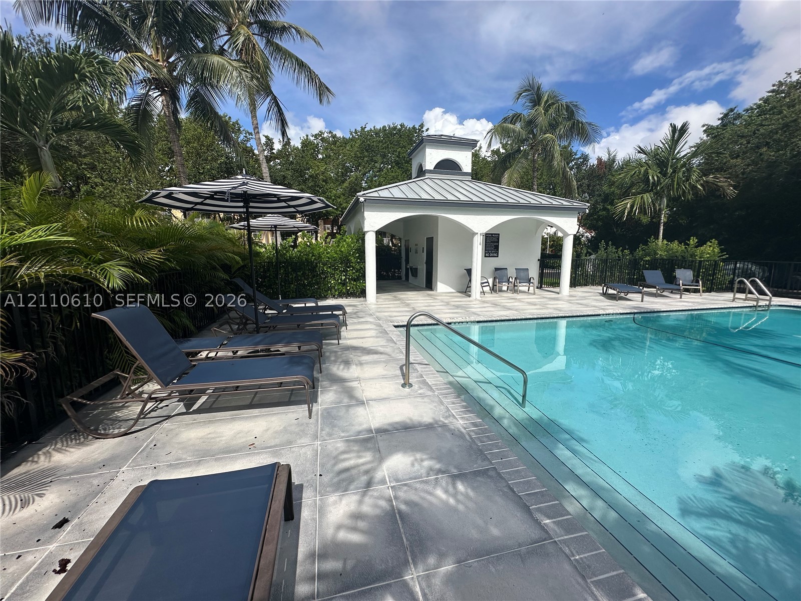 649 E Sheridan St #304, Dania Beach FL 33004