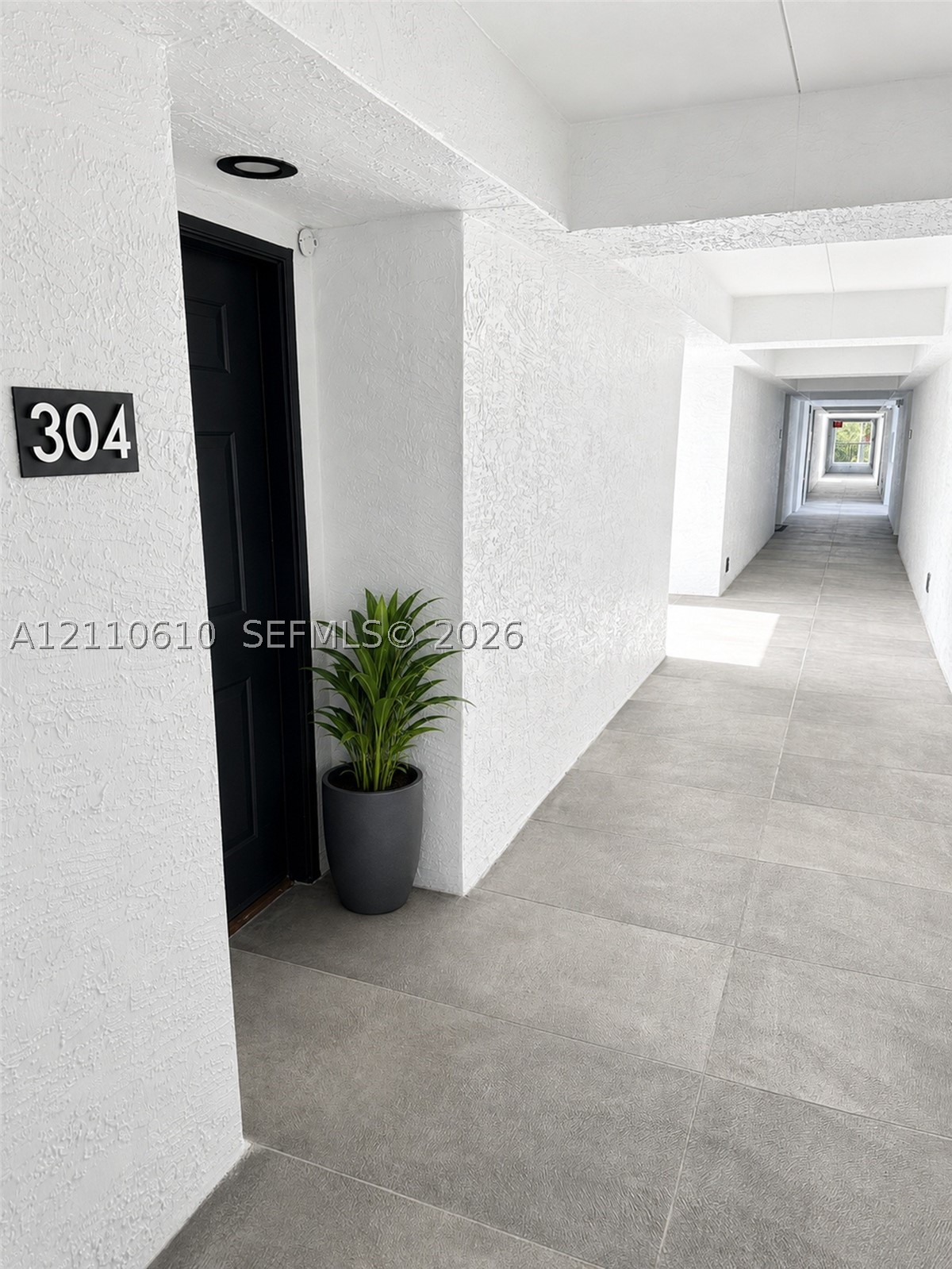 649 E Sheridan St #304, Dania Beach FL 33004