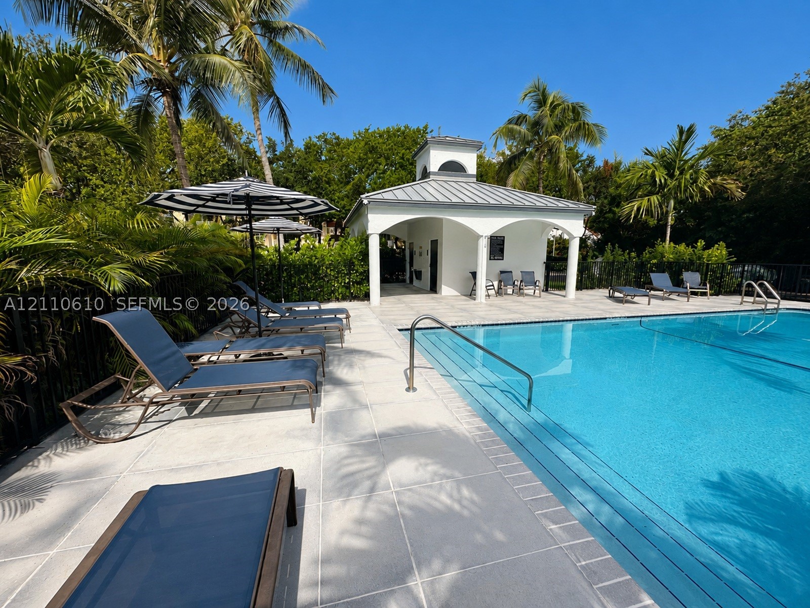 649 E Sheridan St #304, Dania Beach FL 33004