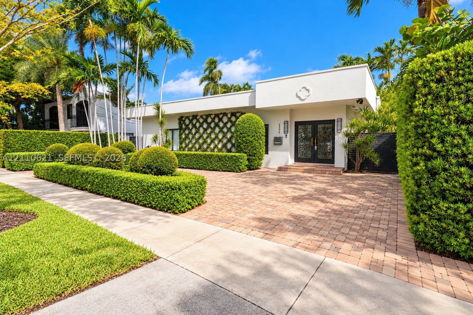 1777 Daytonia Rd, Miami Beach FL 33141