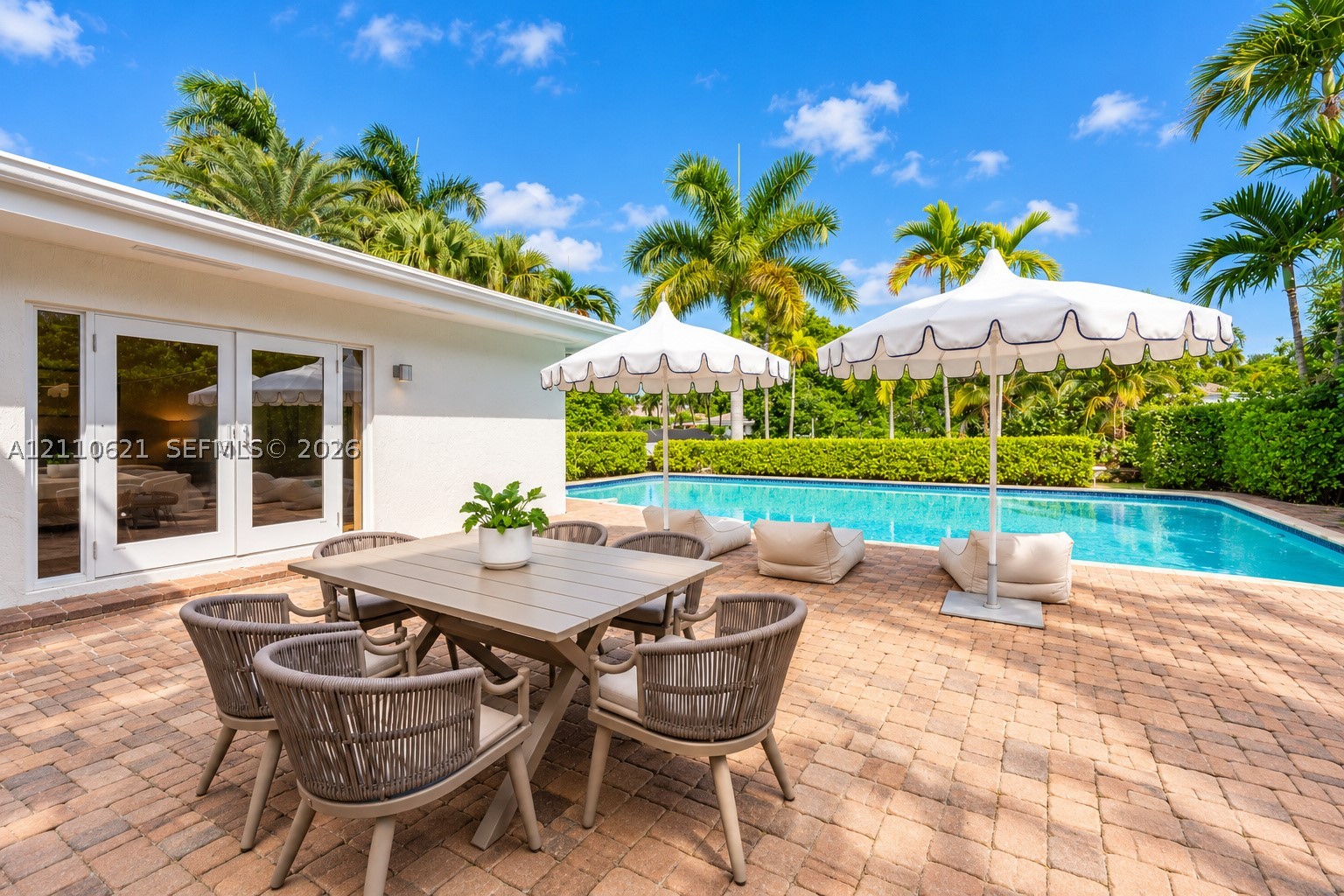 1777 Daytonia Rd, Miami Beach FL 33141