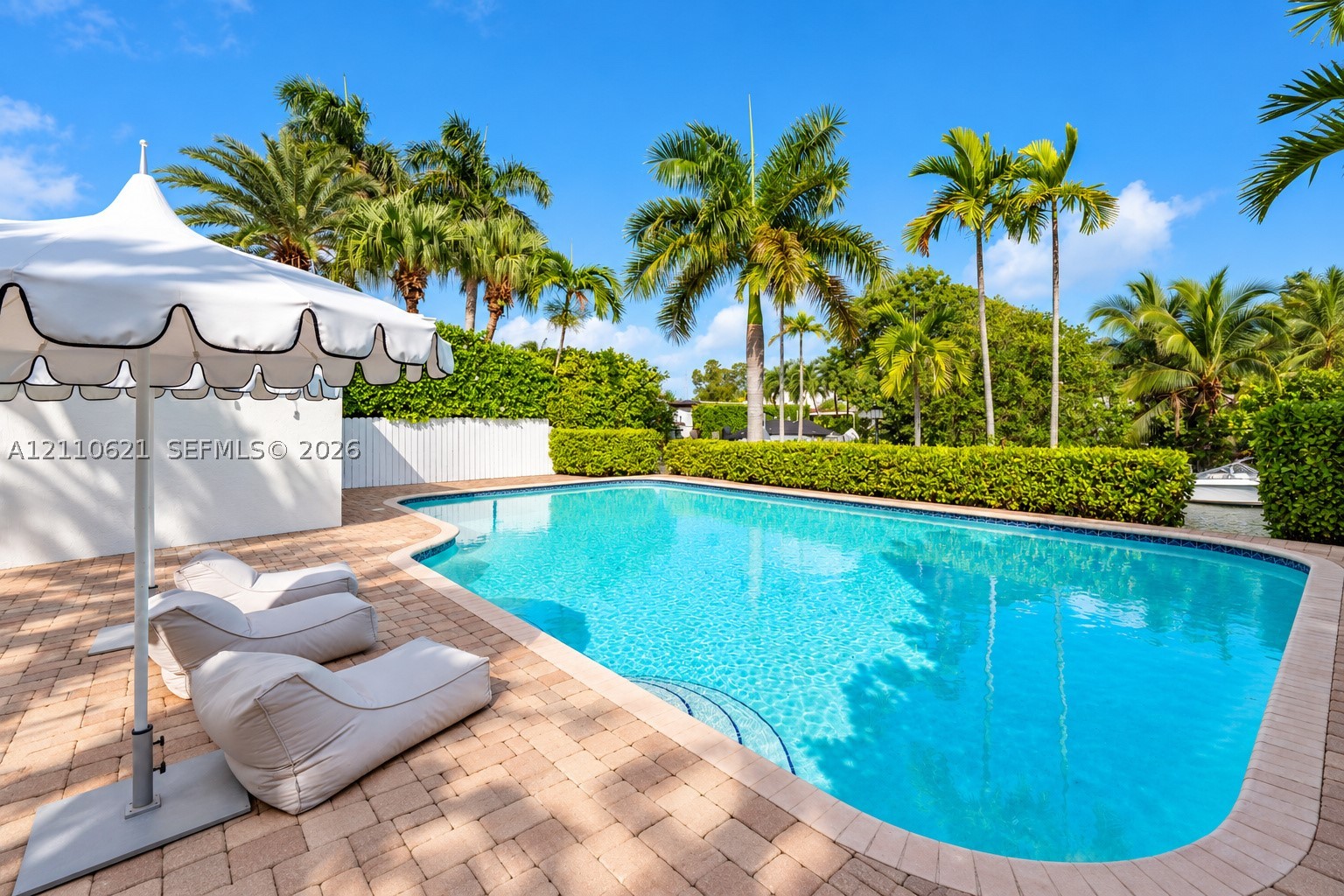 1777 Daytonia Rd, Miami Beach FL 33141