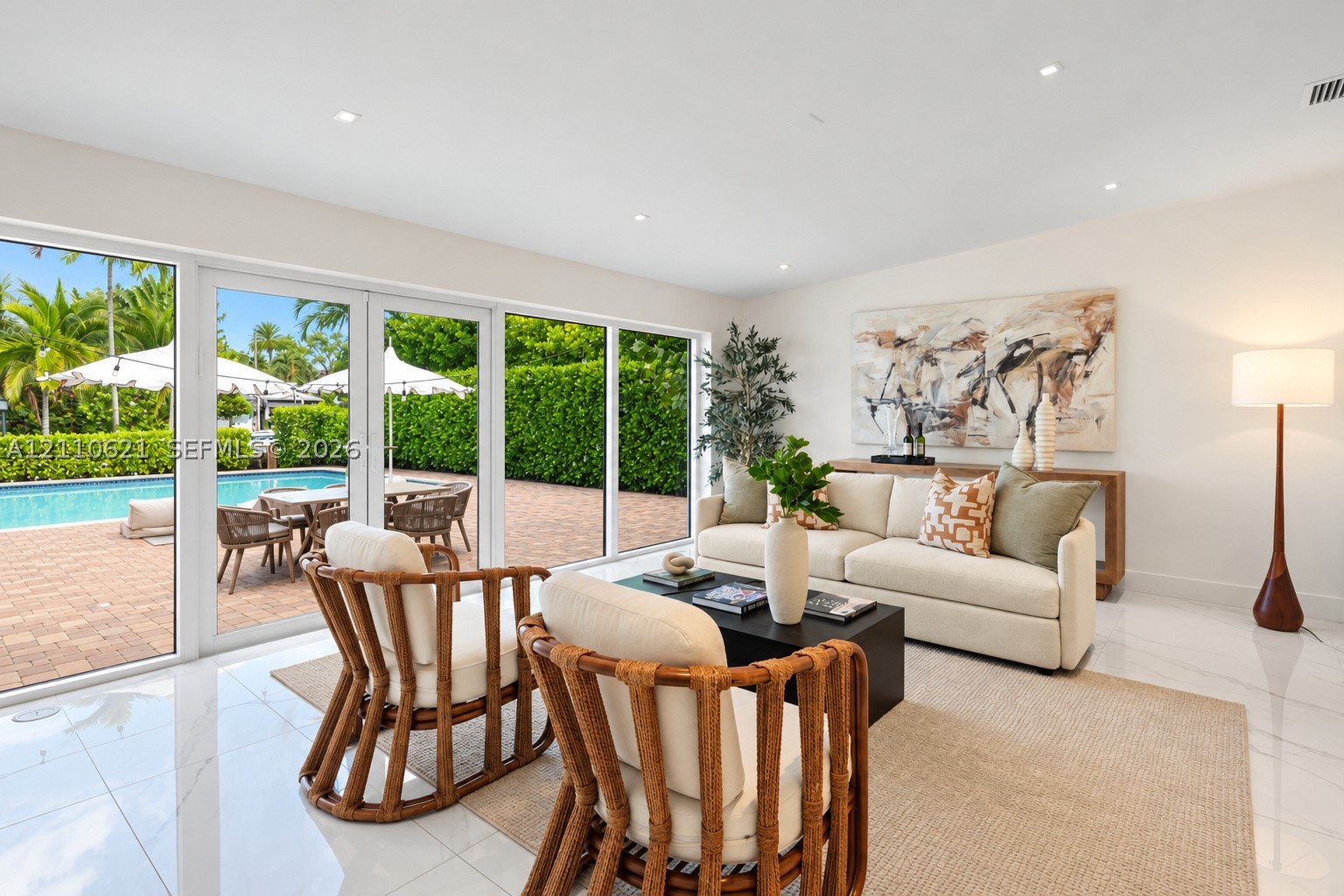 1777 Daytonia Rd, Miami Beach FL 33141