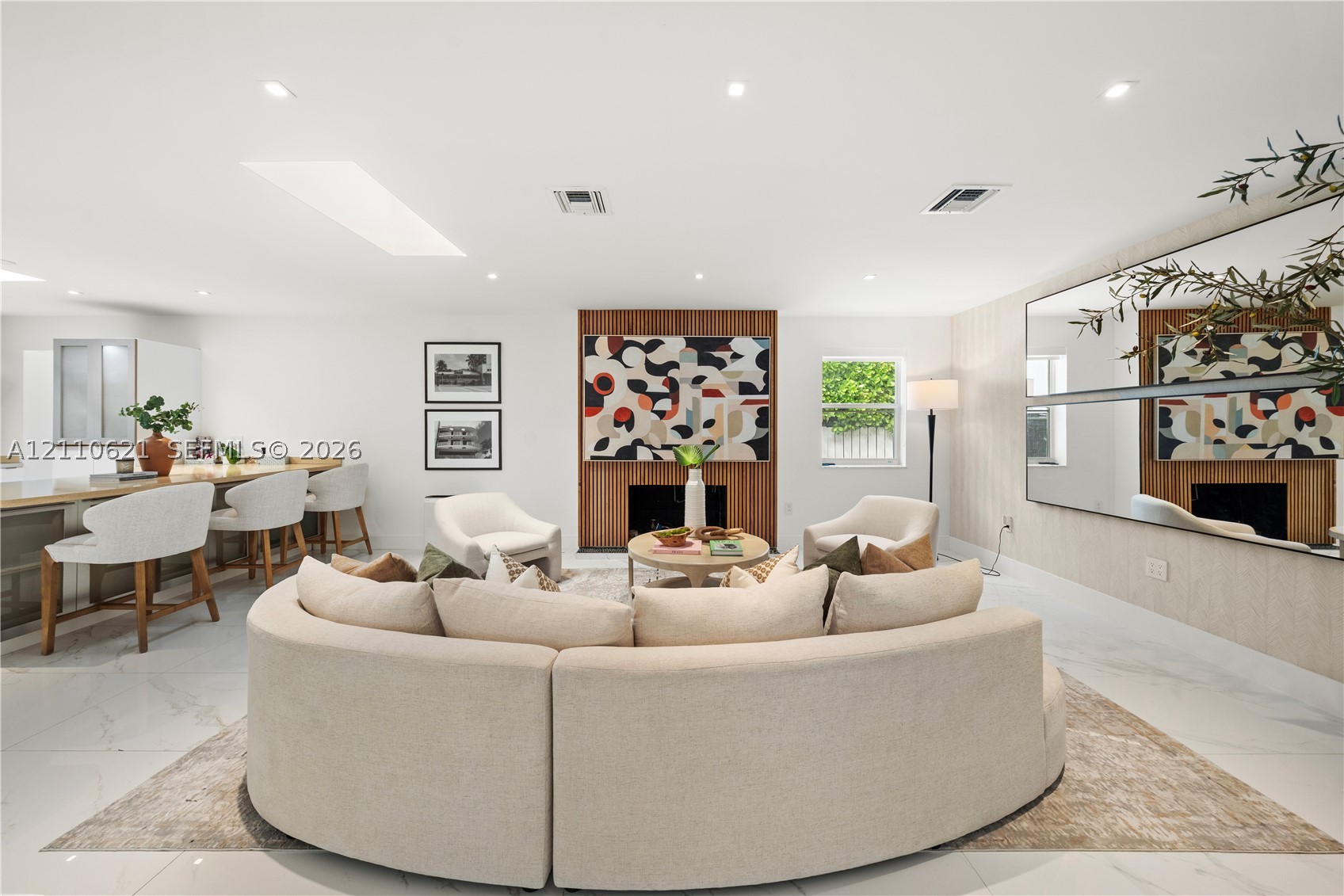 1777 Daytonia Rd, Miami Beach FL 33141