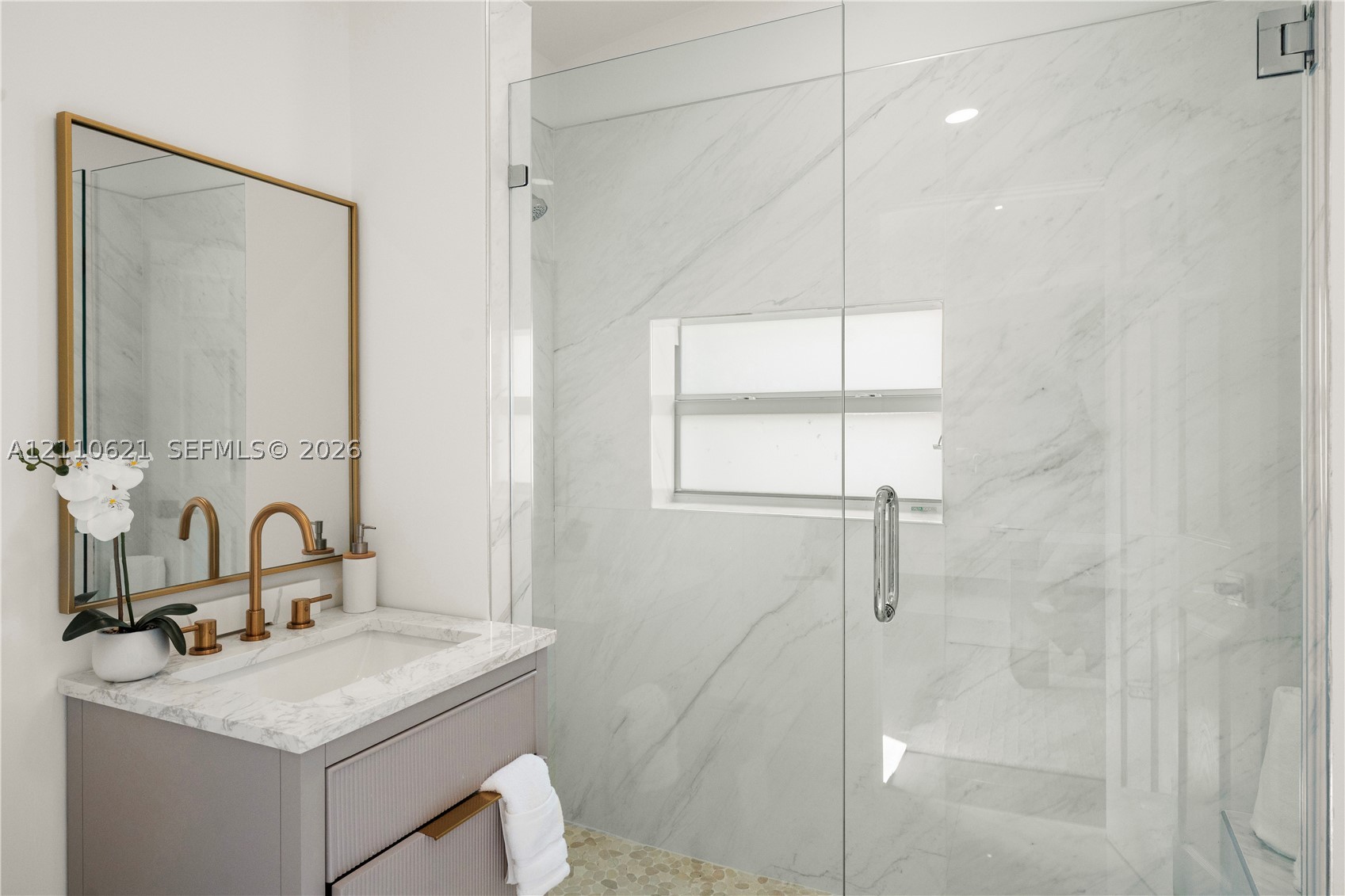1777 Daytonia Rd, Miami Beach FL 33141