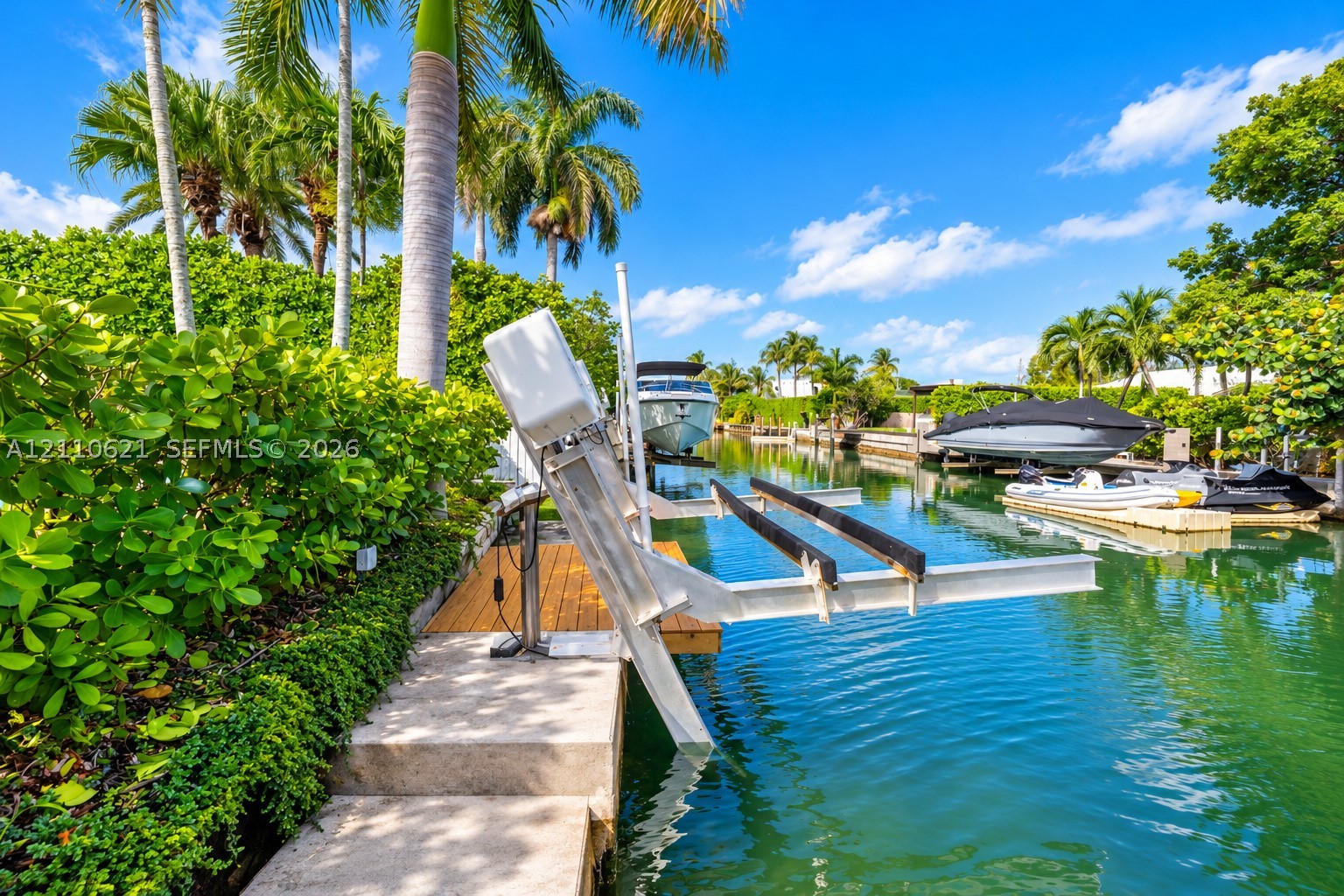 1777 Daytonia Rd, Miami Beach FL 33141