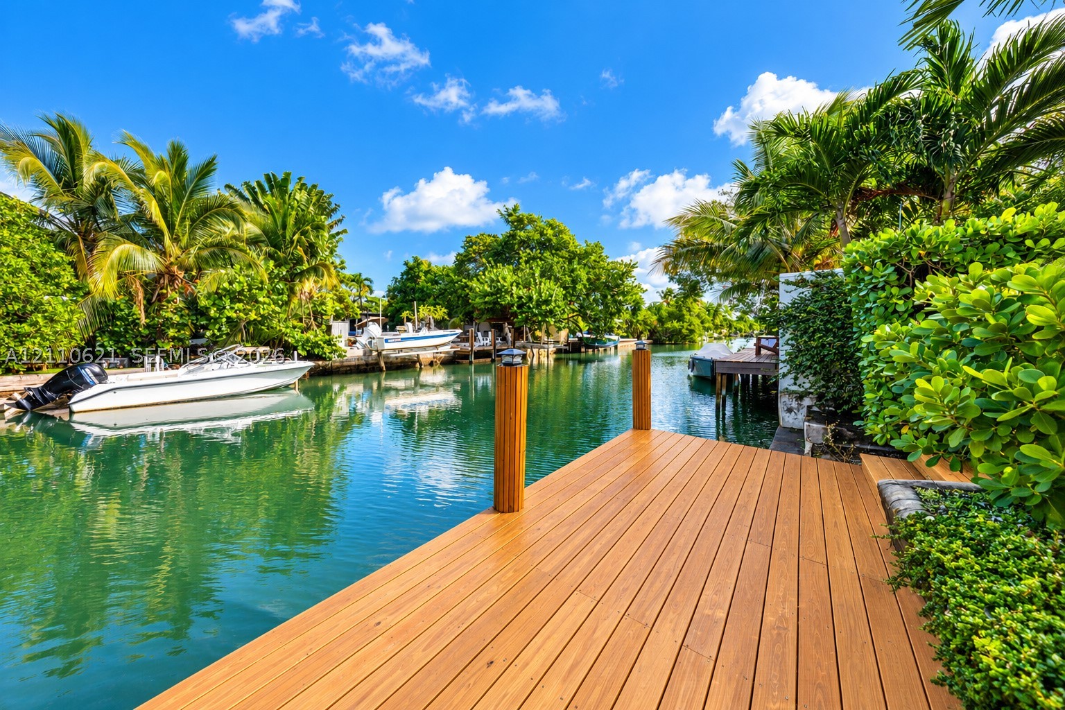 1777 Daytonia Rd, Miami Beach FL 33141