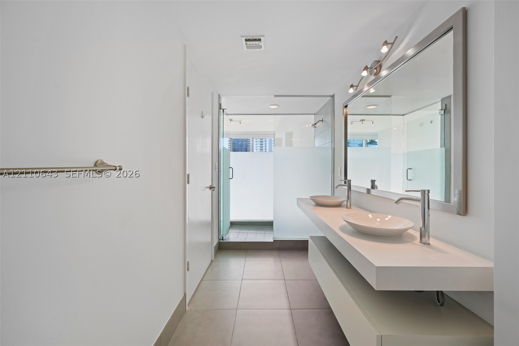92 SW 3rd St #3603, Miami FL 33130