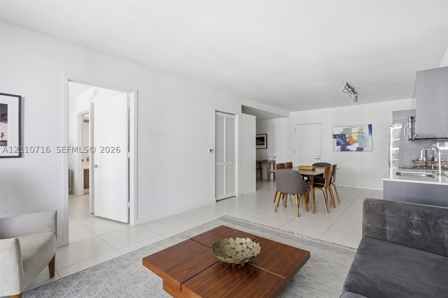 31 SE 6th St #2504, Miami FL 33131