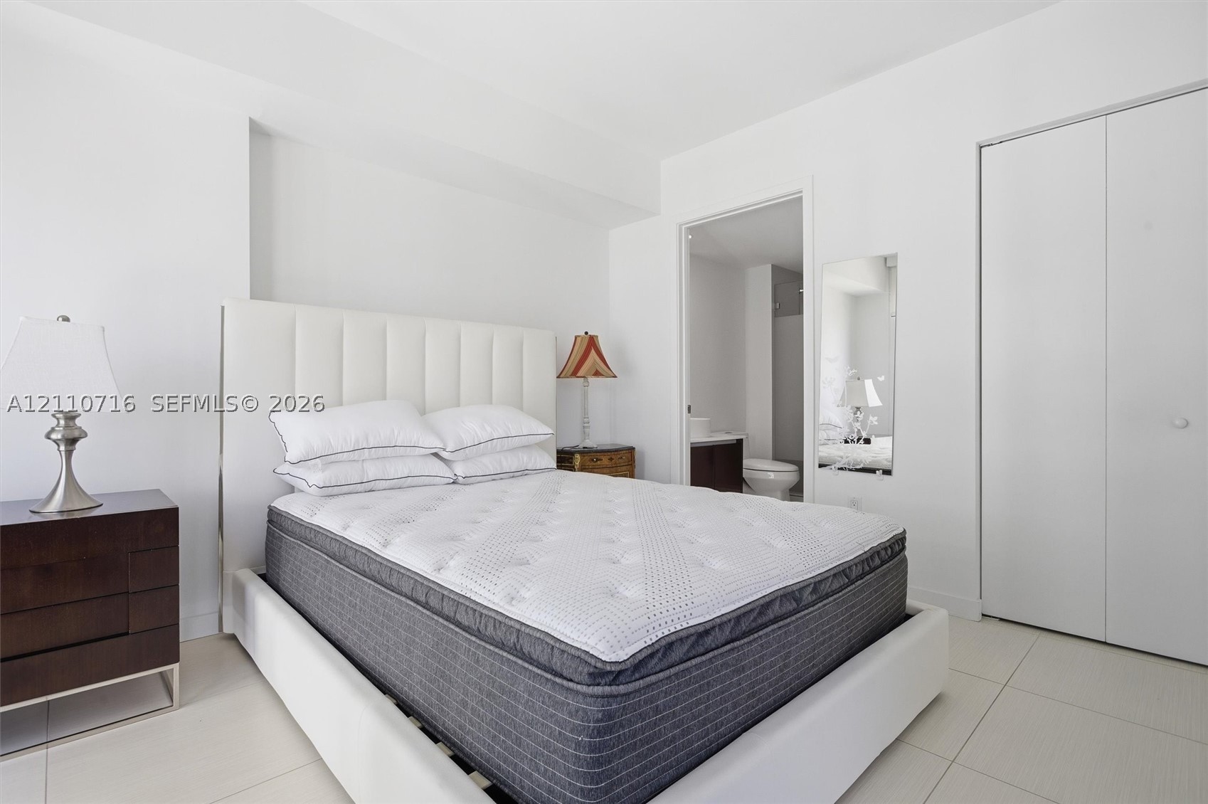 31 SE 6th St #2504, Miami FL 33131