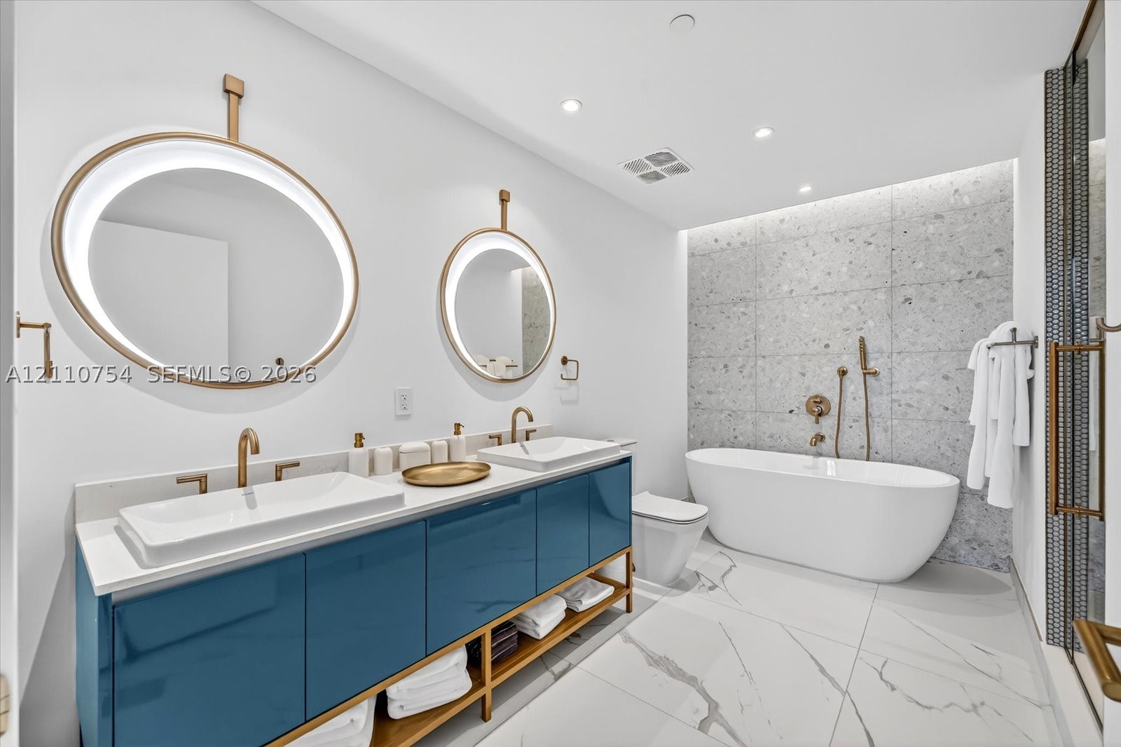 2678 Tigertail Ave #301, Miami FL 33133