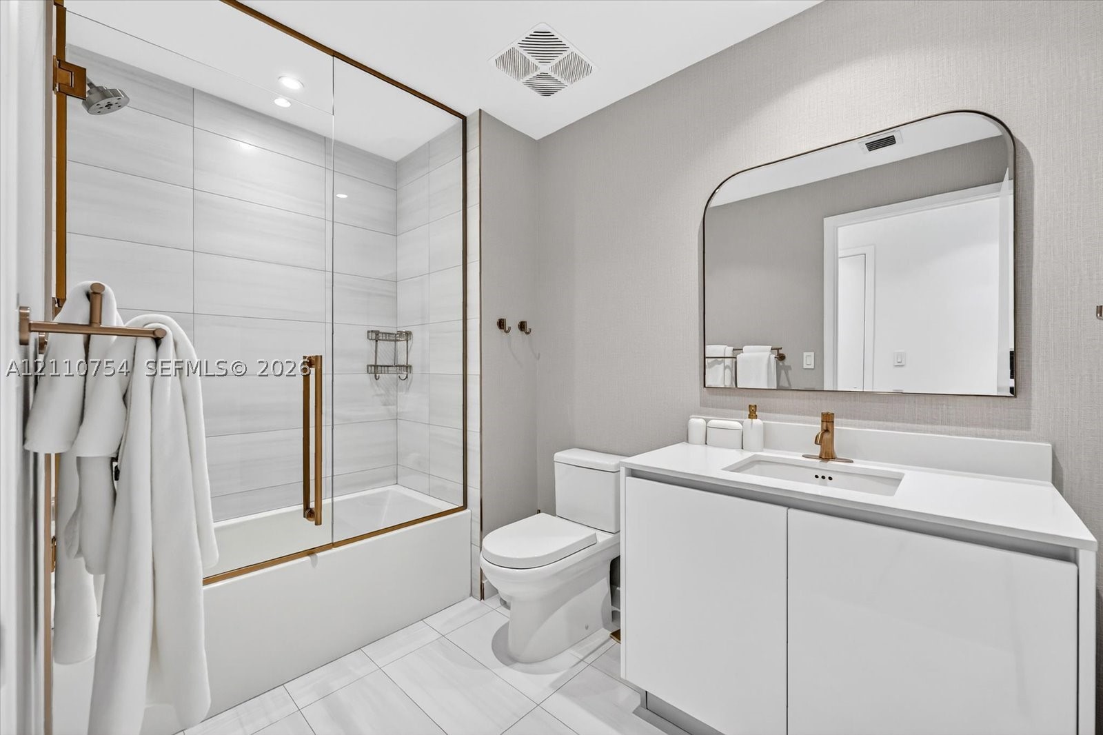 2678 Tigertail Ave #301, Miami FL 33133