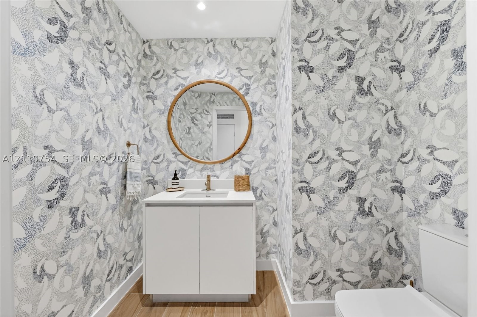 2678 Tigertail Ave #301, Miami FL 33133