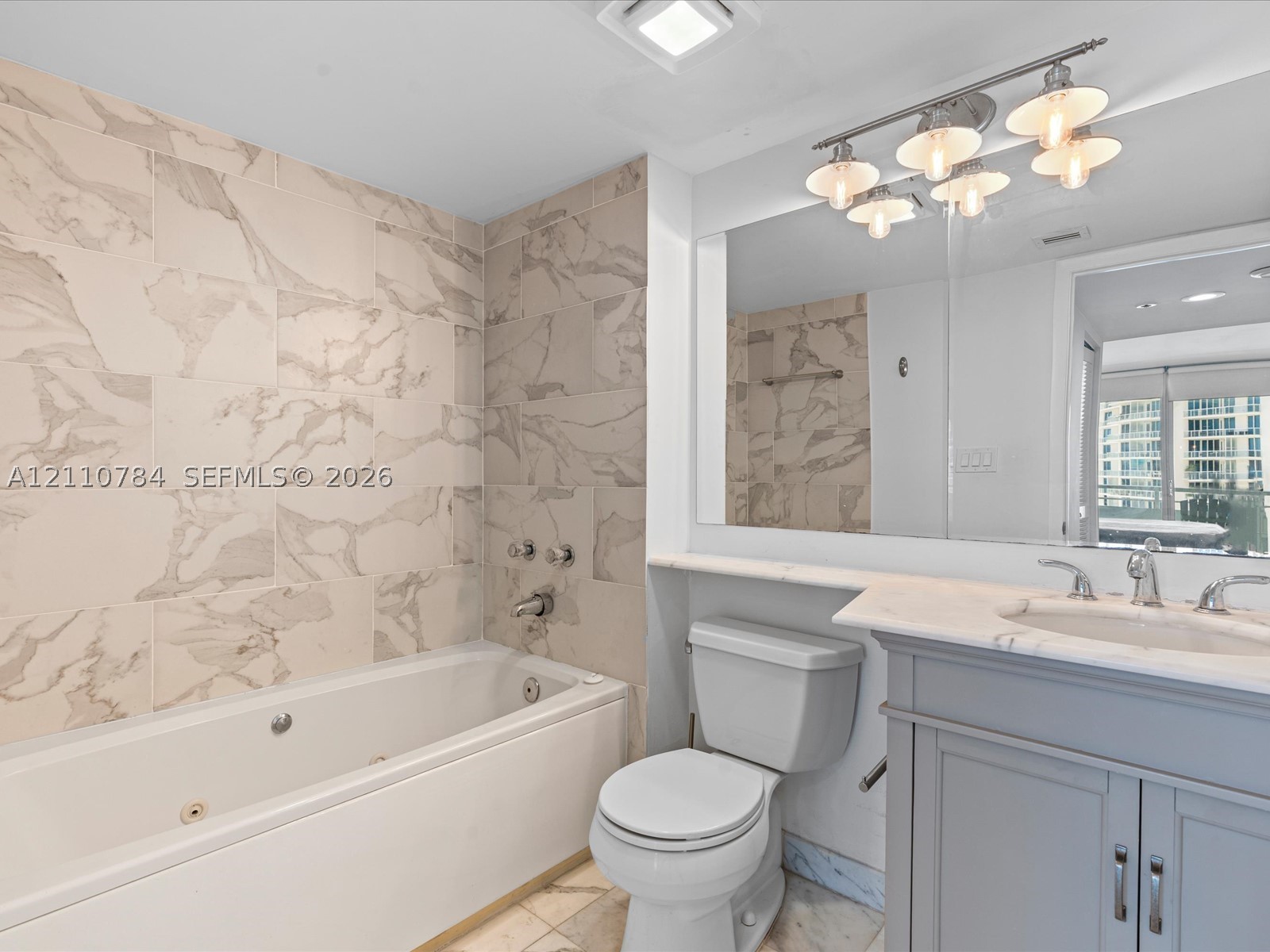 400 S Pointe Dr #1102, Miami Beach FL 33139