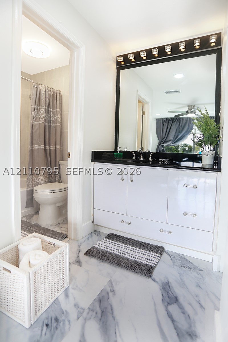 6570 Royal Palm Blvd #301J, Margate FL 33063