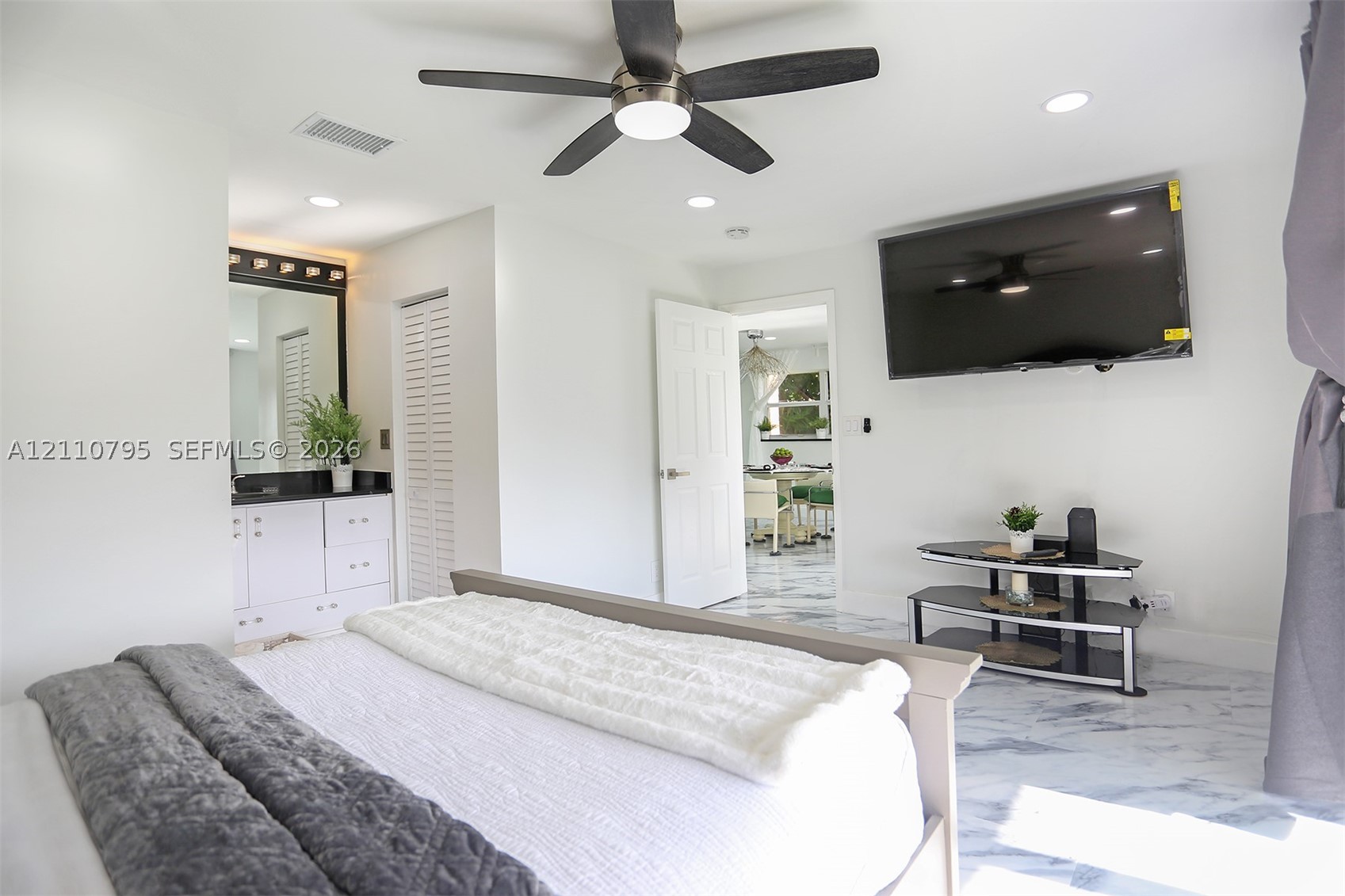 6570 Royal Palm Blvd #301J, Margate FL 33063