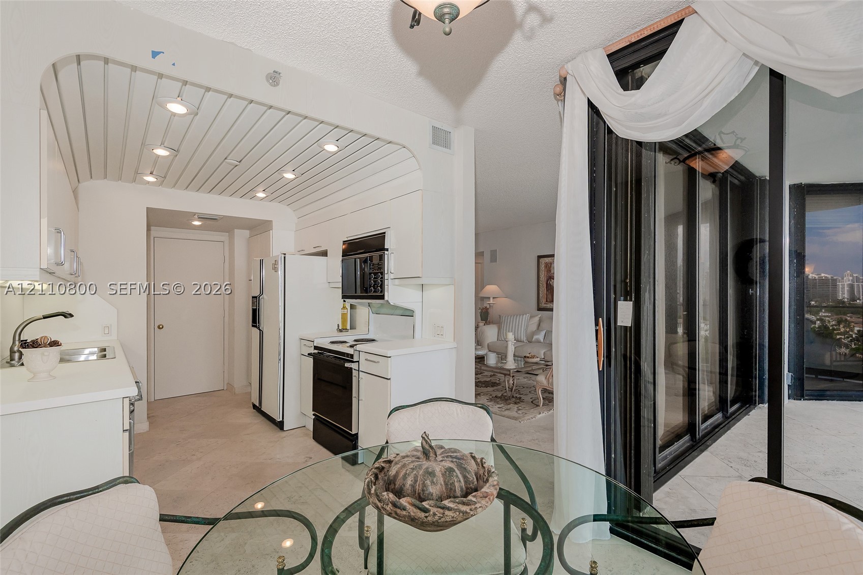 2800 Island Blvd #1105, Aventura FL 33160