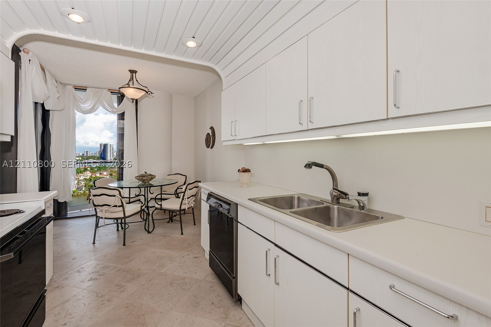 2800 Island Blvd #1105, Aventura FL 33160