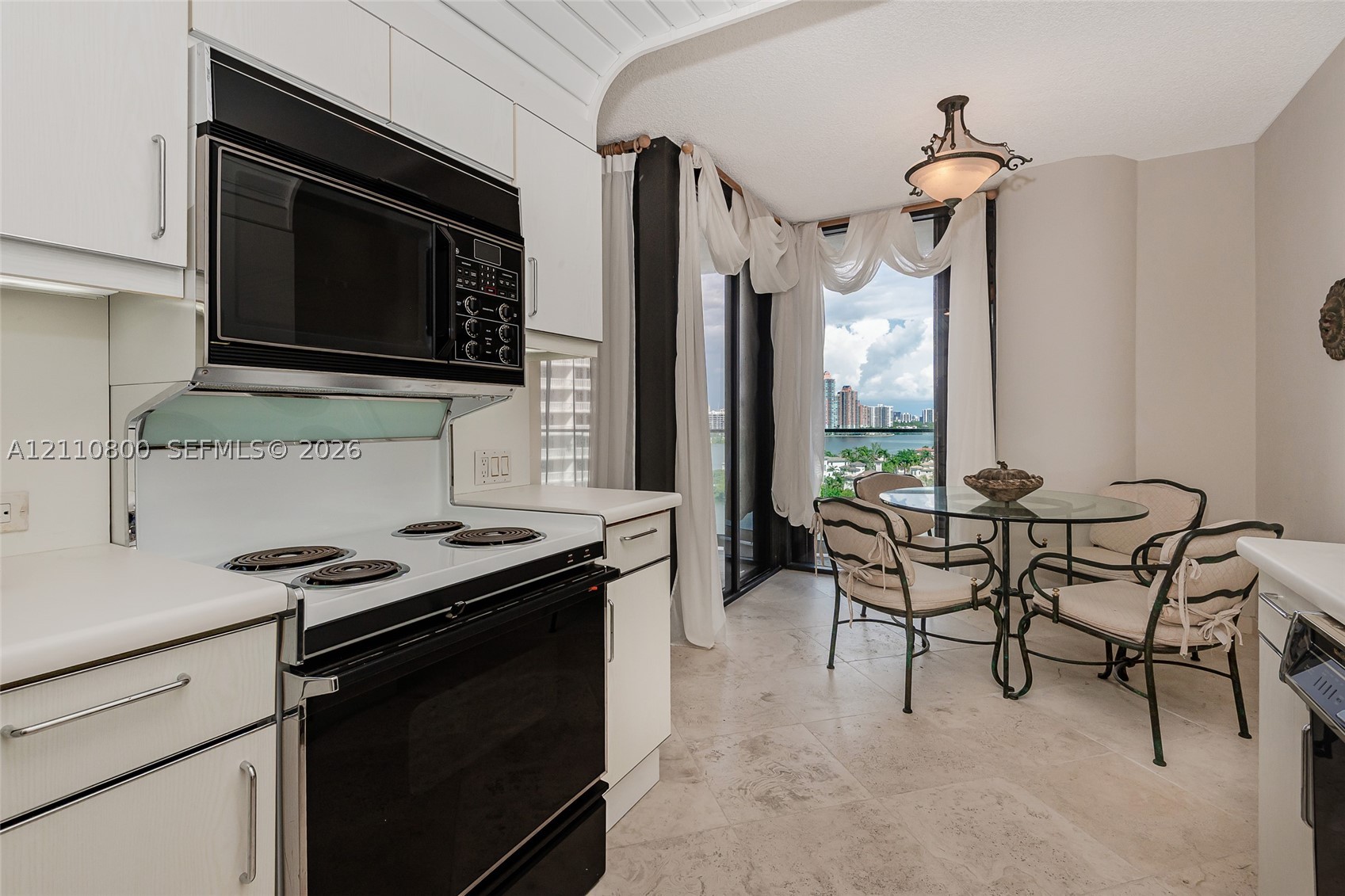 2800 Island Blvd #1105, Aventura FL 33160