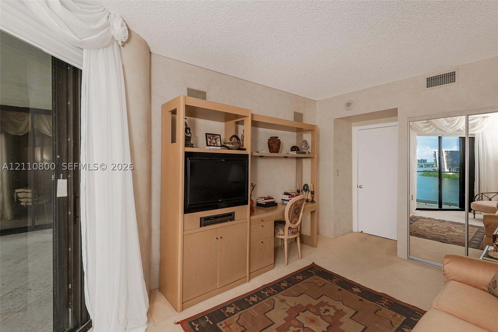 2800 Island Blvd #1105, Aventura FL 33160