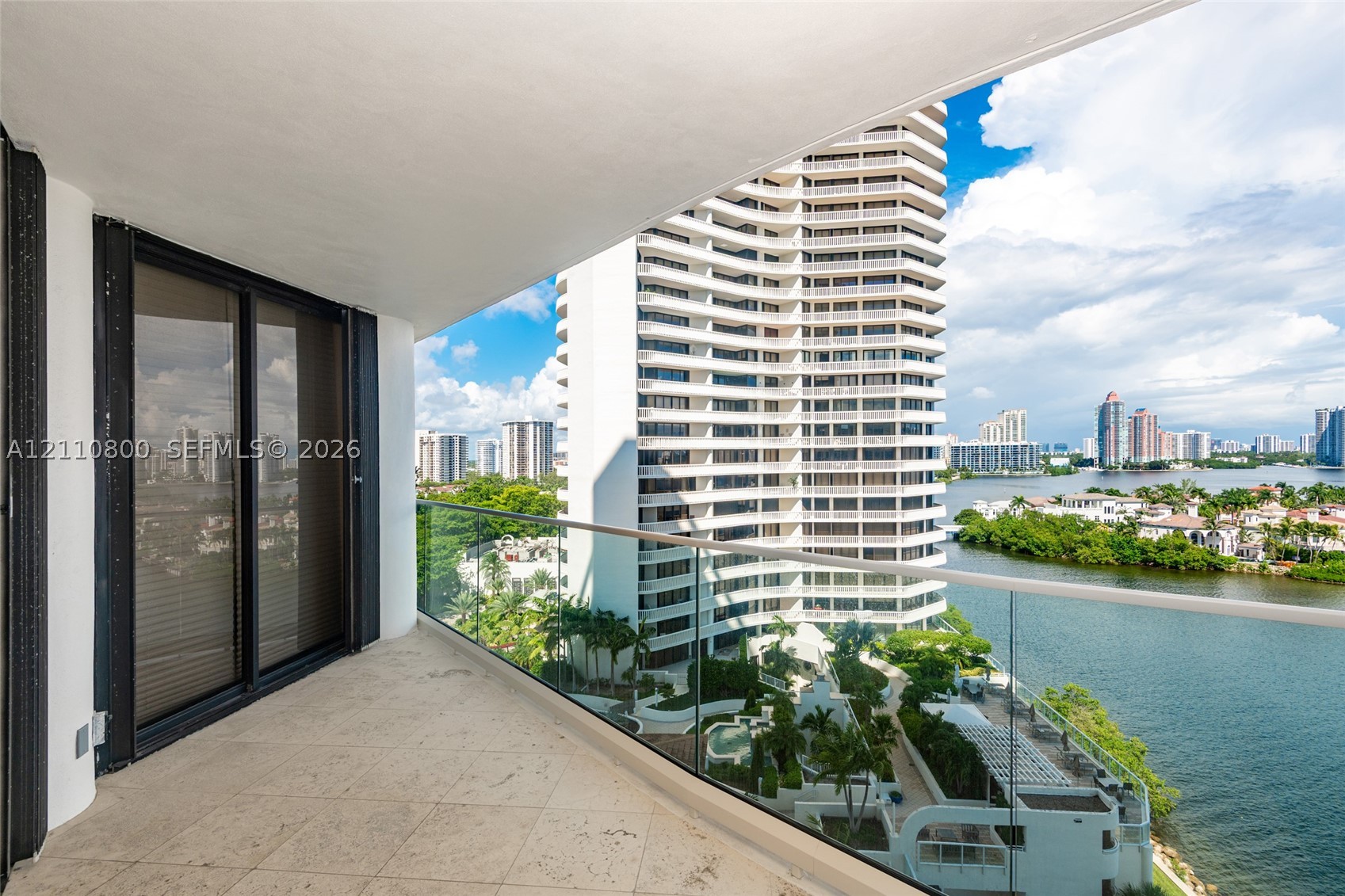 2800 Island Blvd #1105, Aventura FL 33160