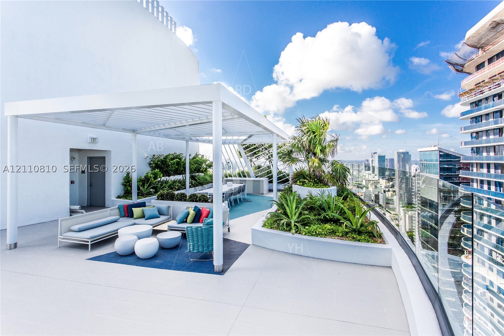 45 SW 9th St #3207, Miami FL 33130