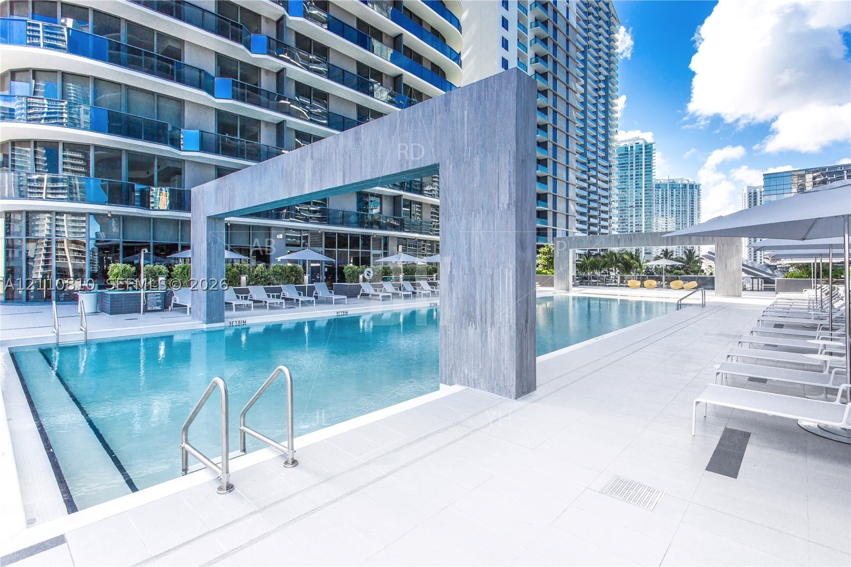 45 SW 9th St #3207, Miami FL 33130