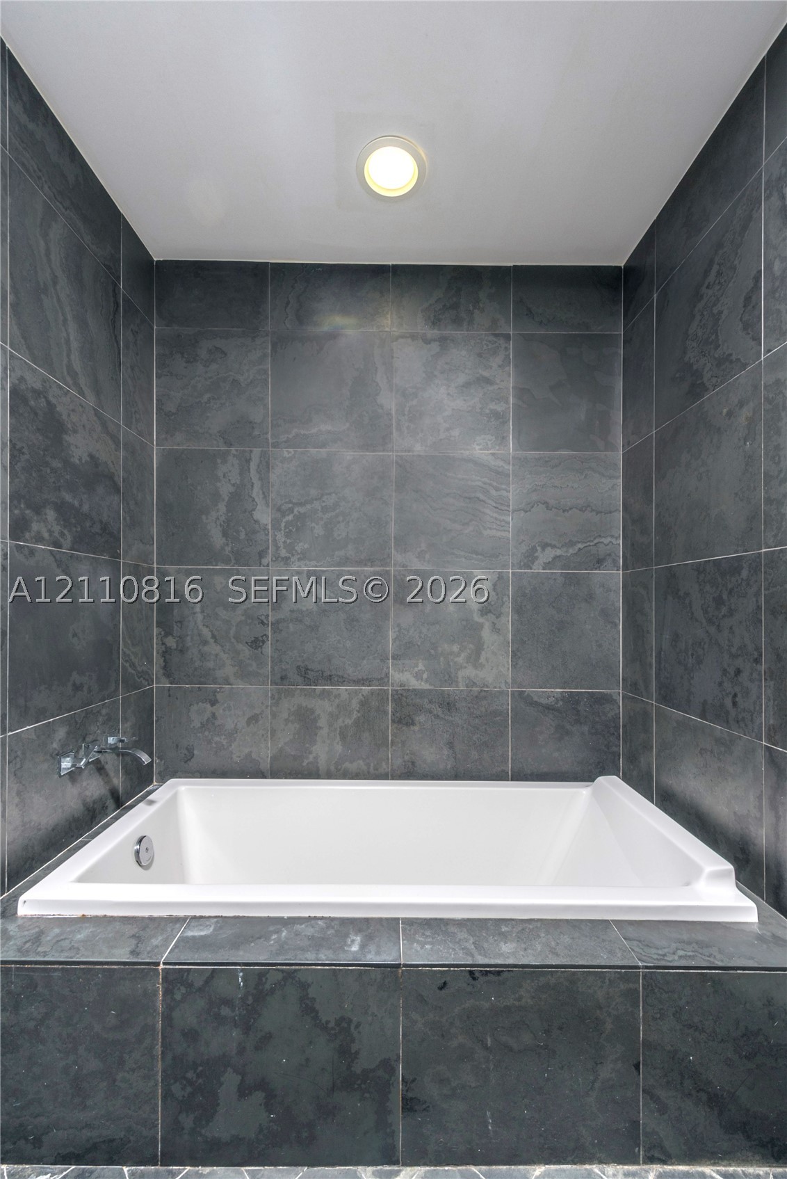 900 Biscayne Blvd #707, Miami FL 33132