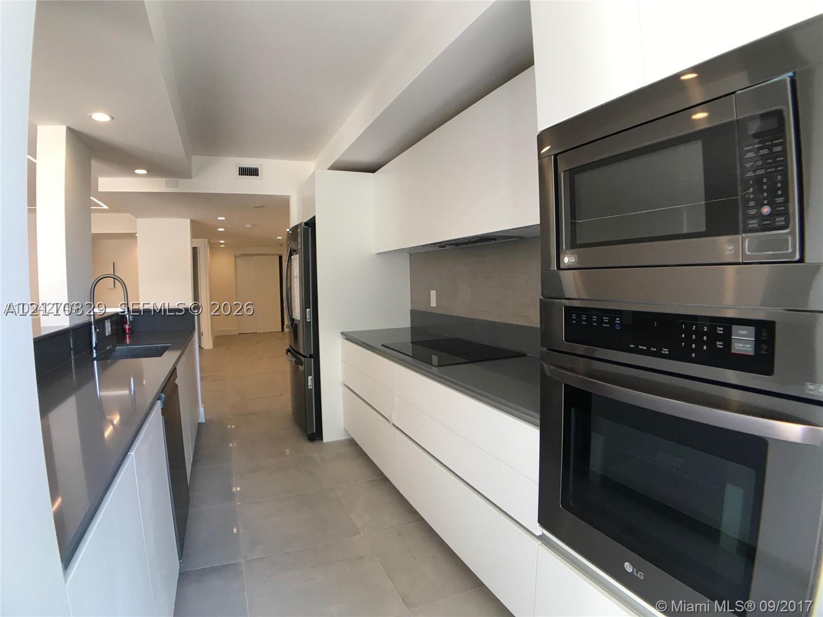 181 Crandon Blvd #102, Key Biscayne FL 33149