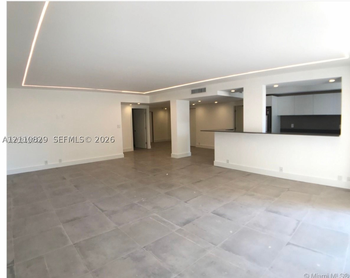 181 Crandon Blvd #102, Key Biscayne FL 33149