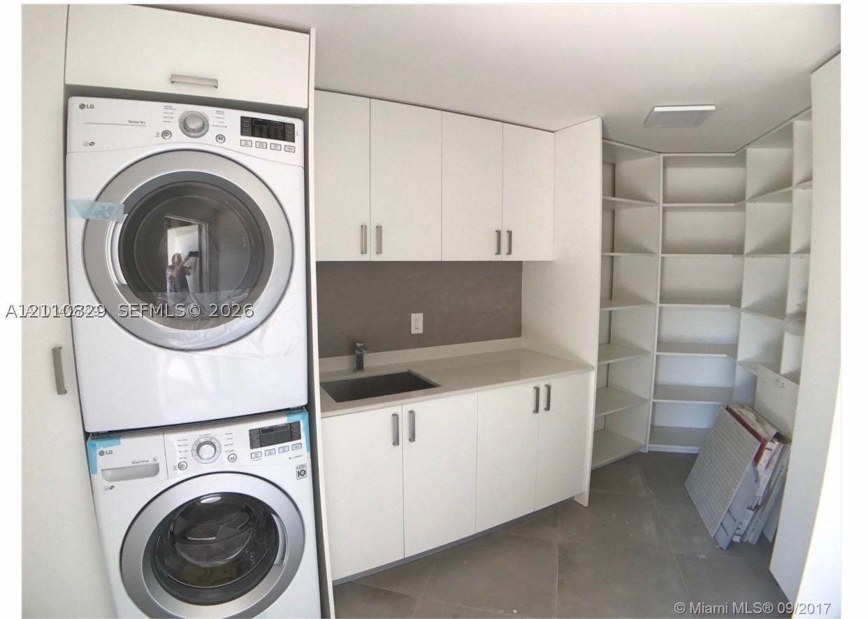 181 Crandon Blvd #102, Key Biscayne FL 33149