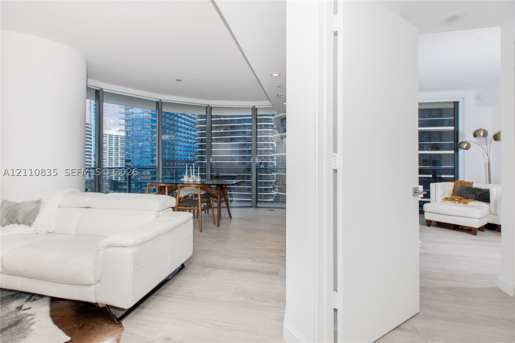 55 SW 9th St #2501, Miami FL 33130