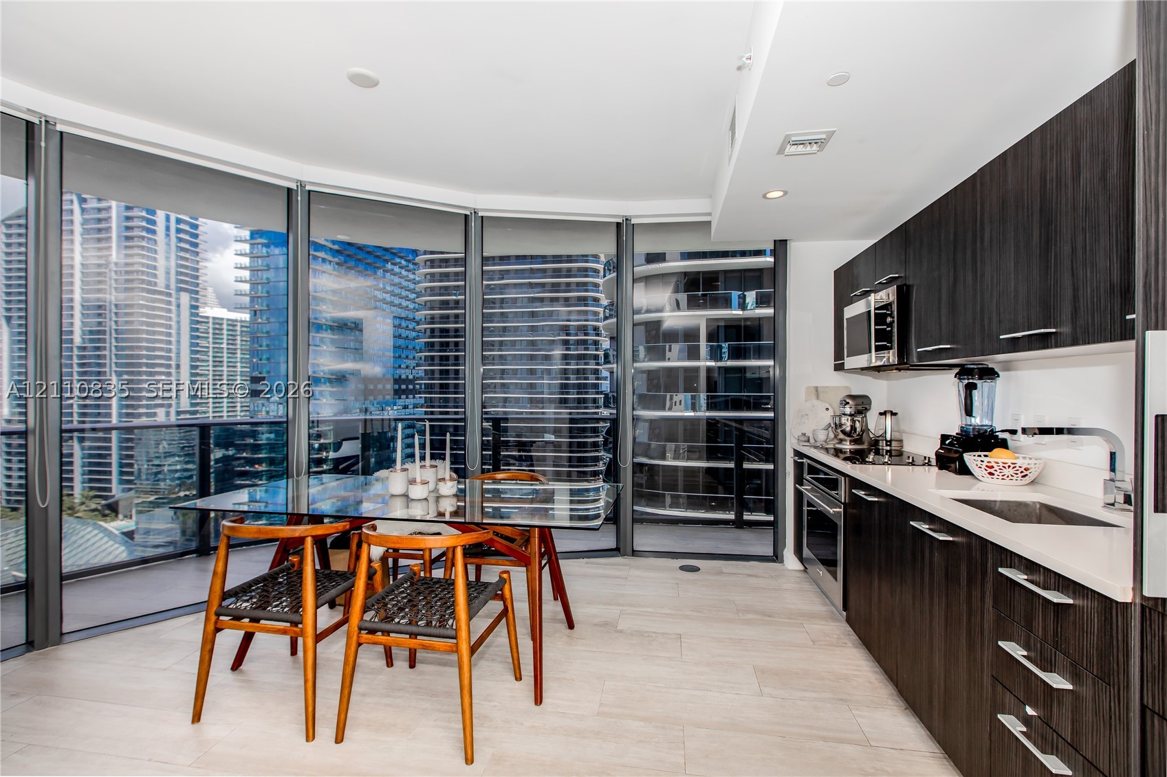 55 SW 9th St #2501, Miami FL 33130