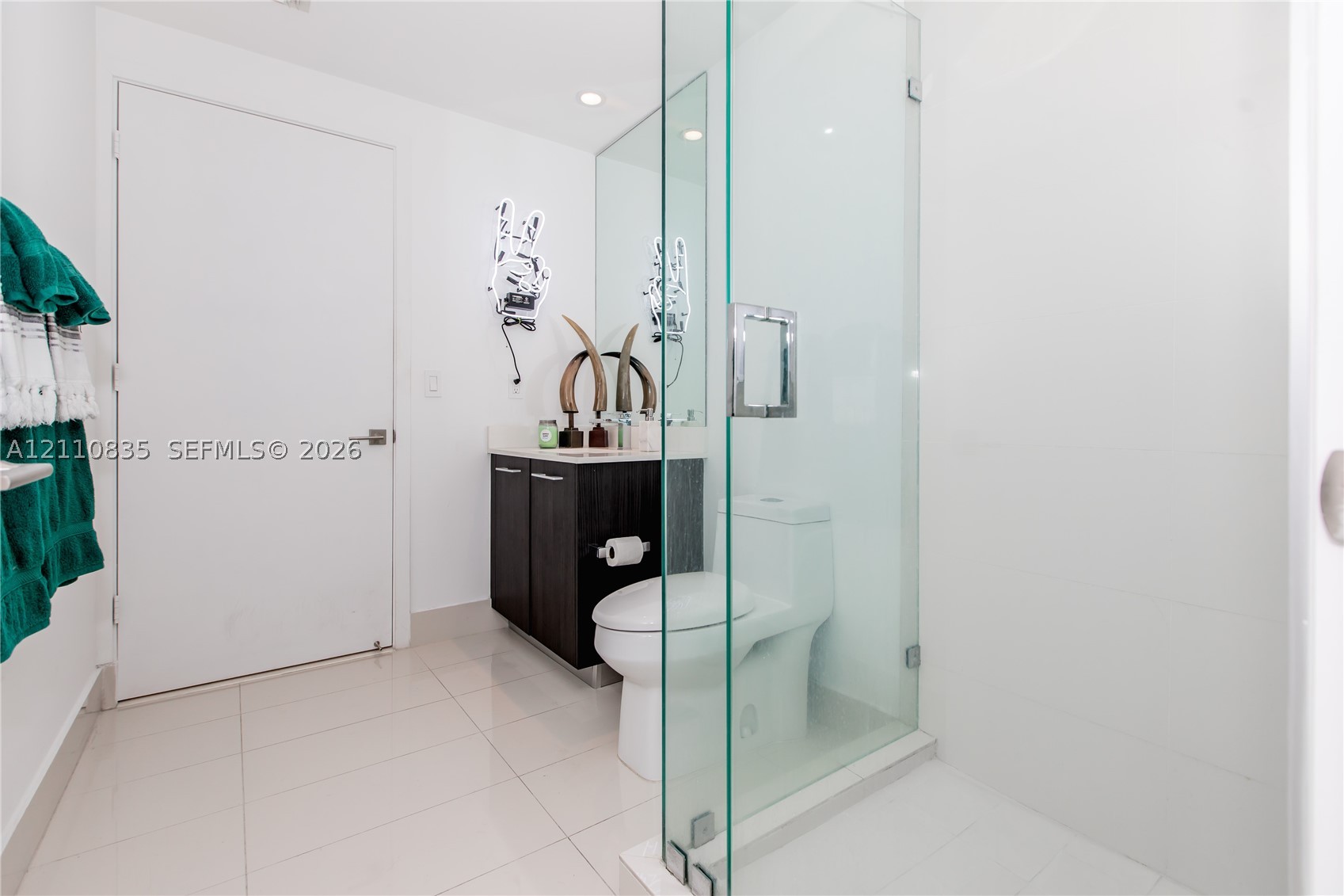 55 SW 9th St #2501, Miami FL 33130