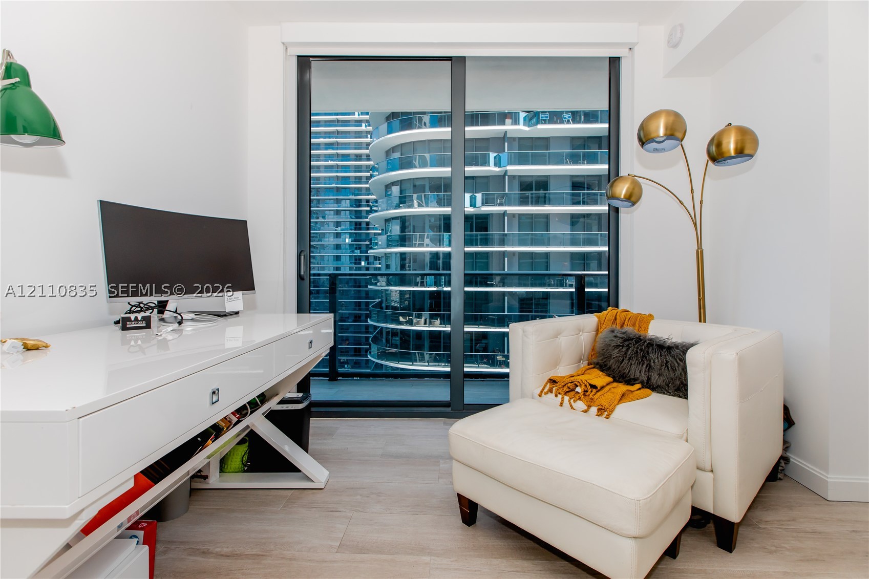 55 SW 9th St #2501, Miami FL 33130