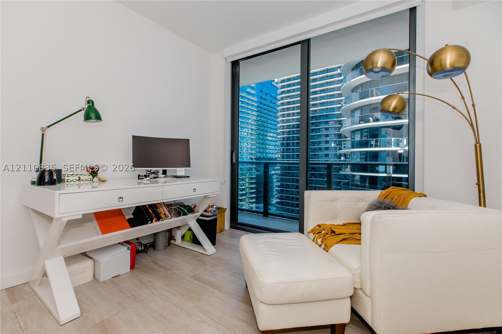 55 SW 9th St #2501, Miami FL 33130