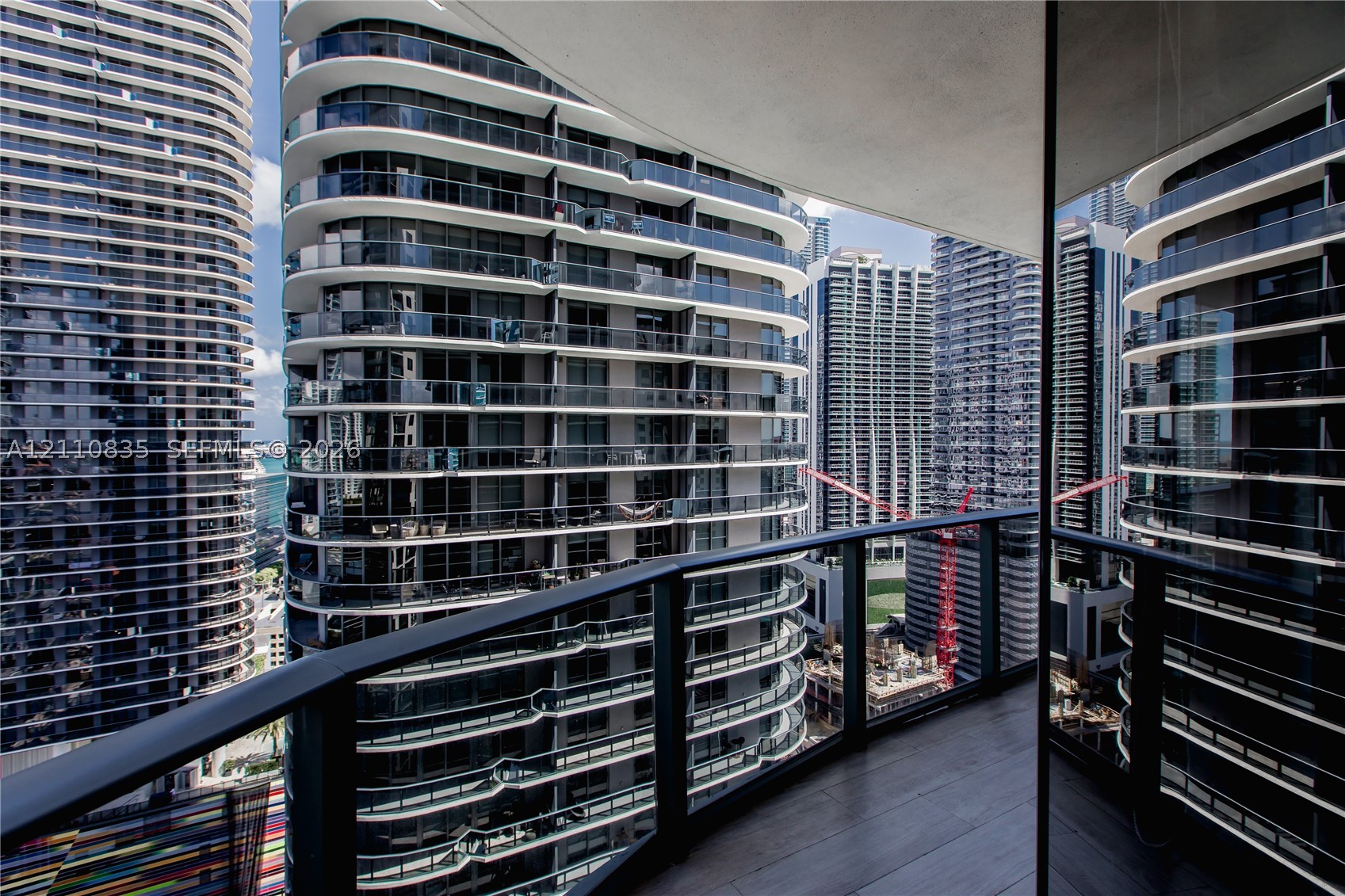 55 SW 9th St #2501, Miami FL 33130