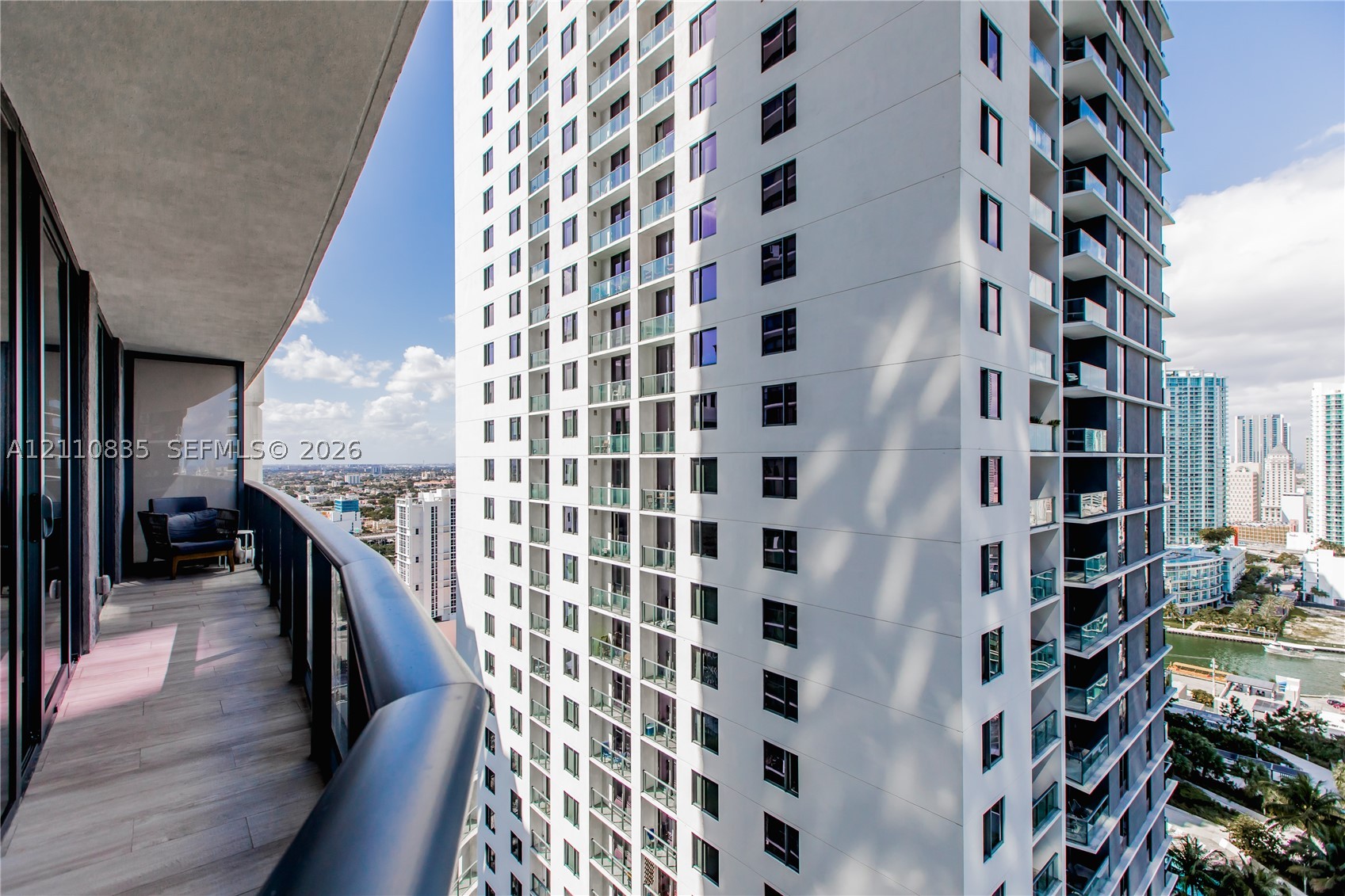 55 SW 9th St #2501, Miami FL 33130