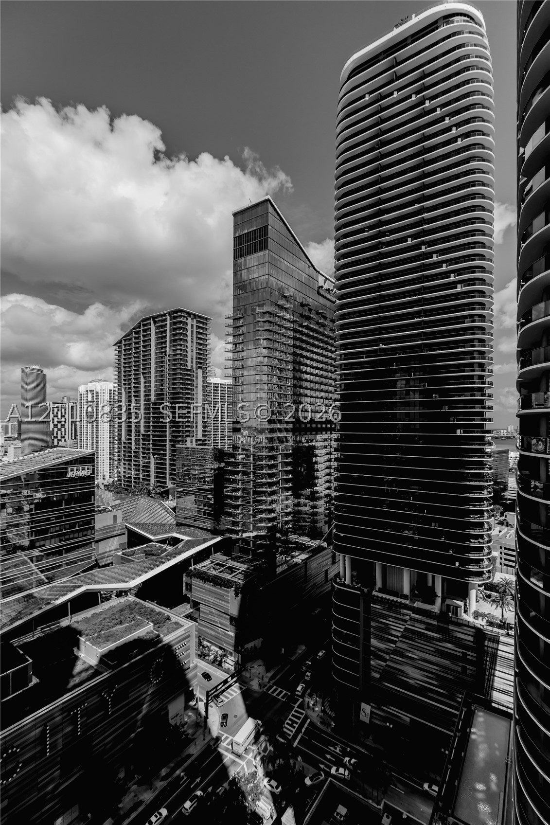 55 SW 9th St #2501, Miami FL 33130