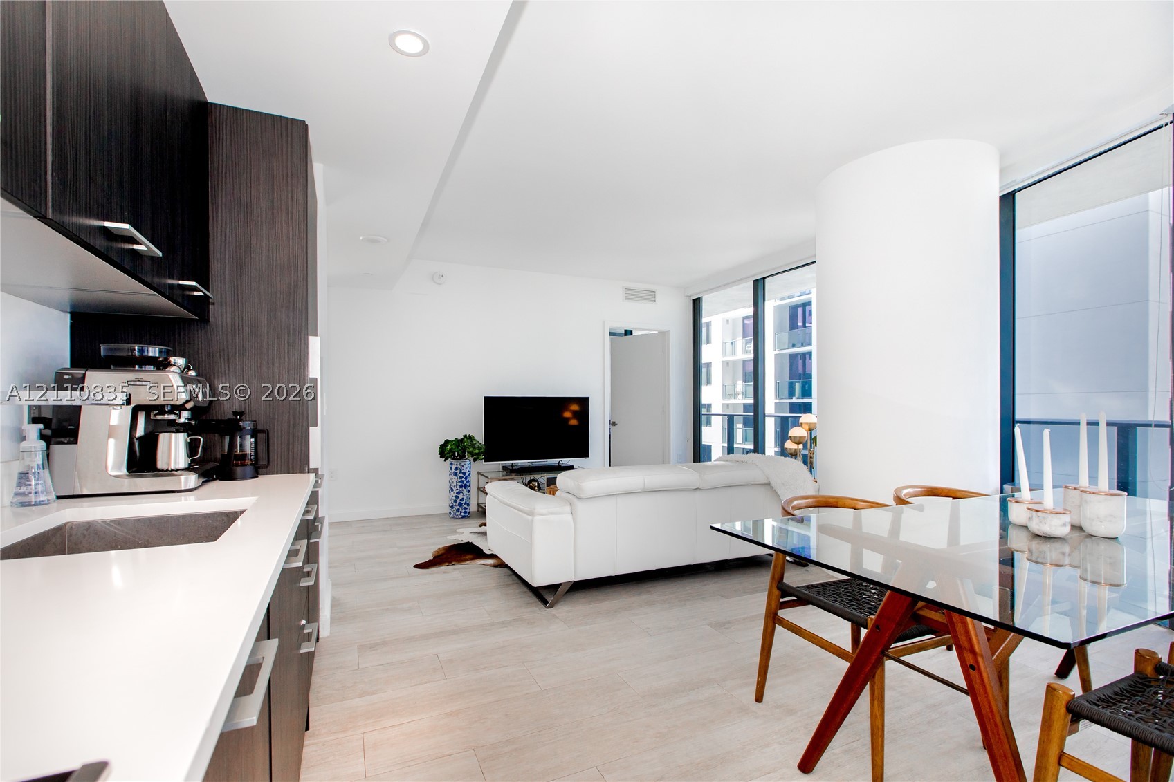 55 SW 9th St #2501, Miami FL 33130