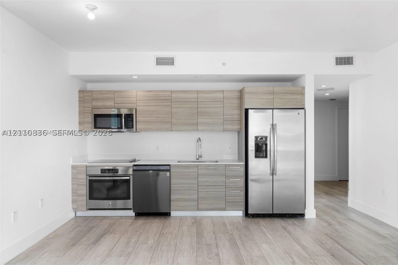 121 NE 34th St #1501, Miami FL 33137