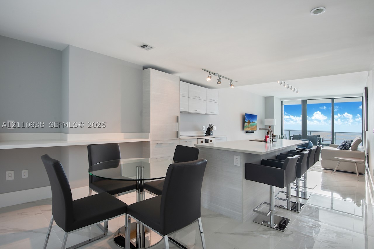 650 NE 32nd St #3504, Miami FL 33137