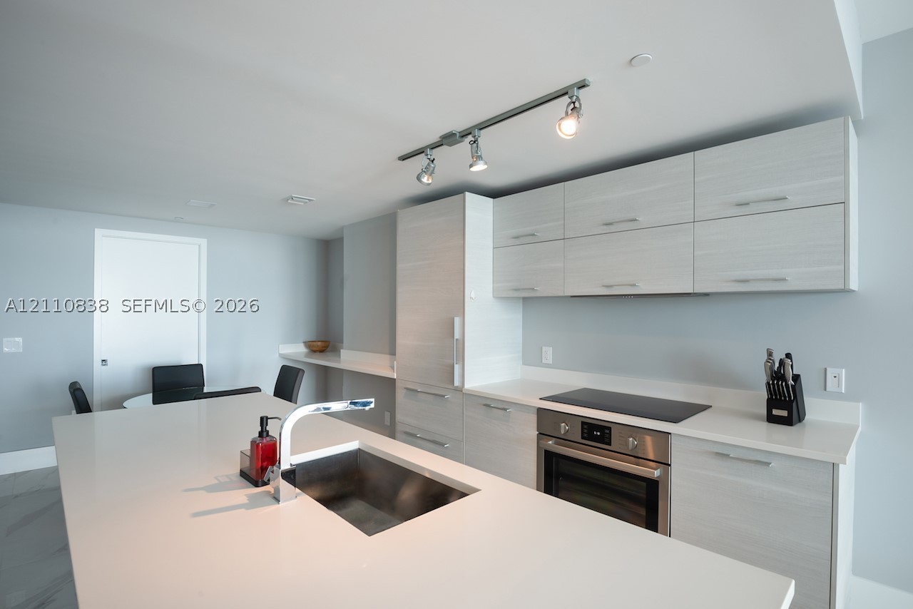 650 NE 32nd St #3504, Miami FL 33137