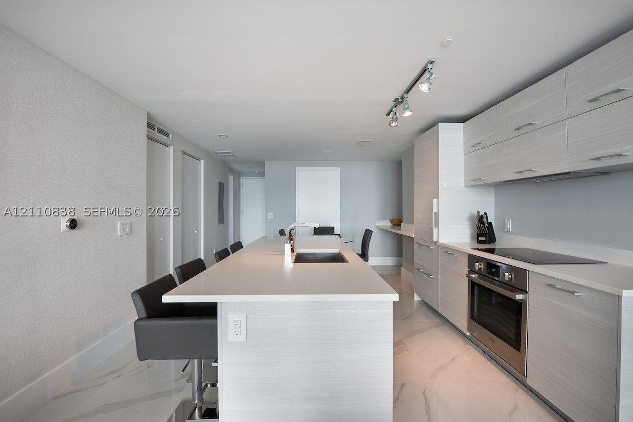 650 NE 32nd St #3504, Miami FL 33137
