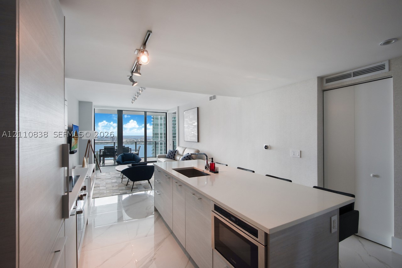 650 NE 32nd St #3504, Miami FL 33137