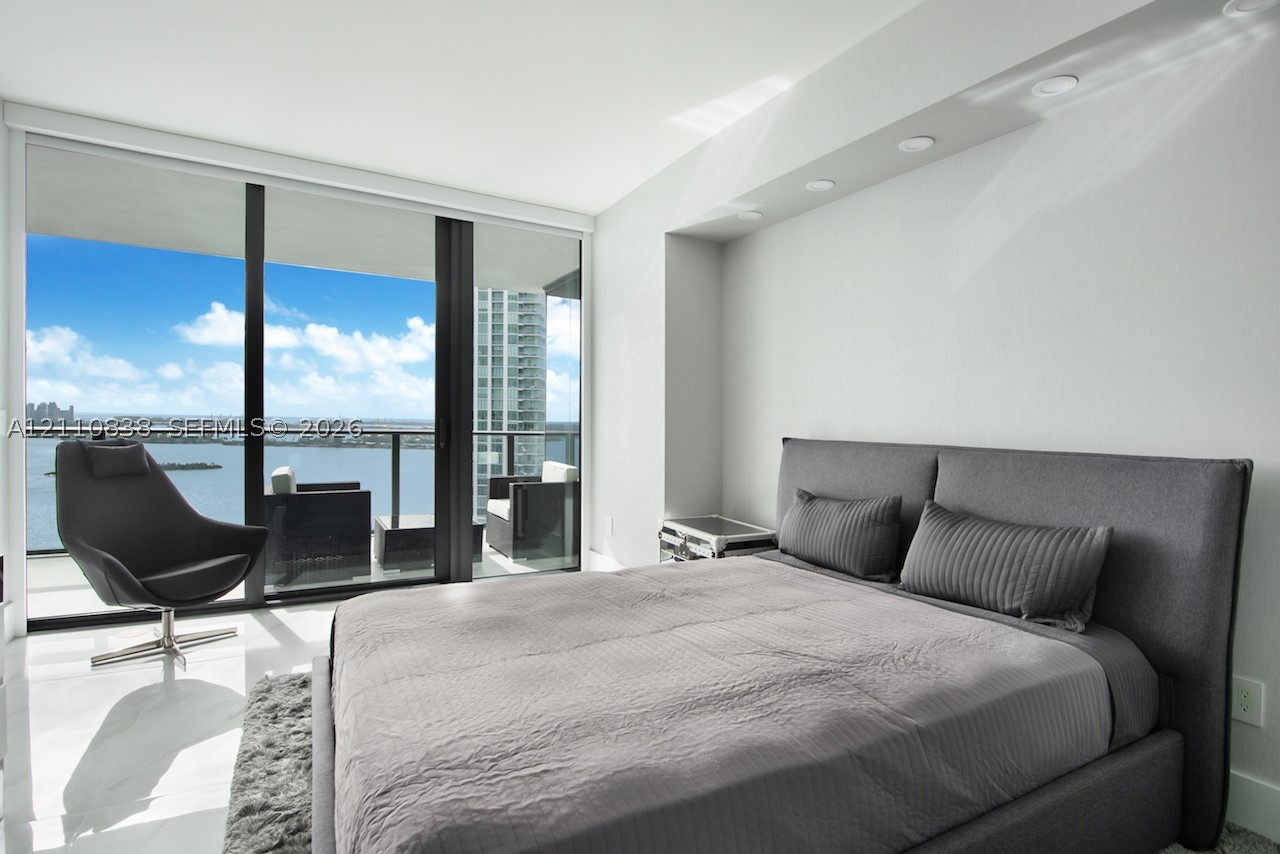 650 NE 32nd St #3504, Miami FL 33137