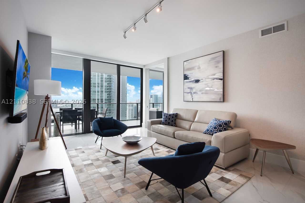 650 NE 32nd St #3504, Miami FL 33137