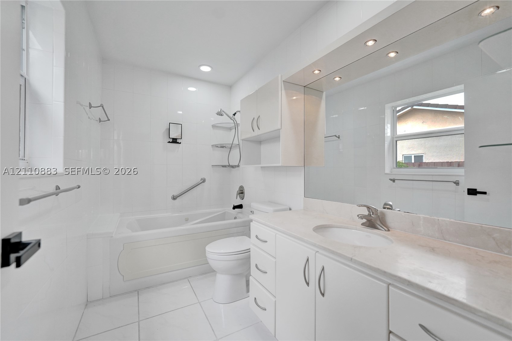 417 SE 4th St, Dania Beach FL 33004