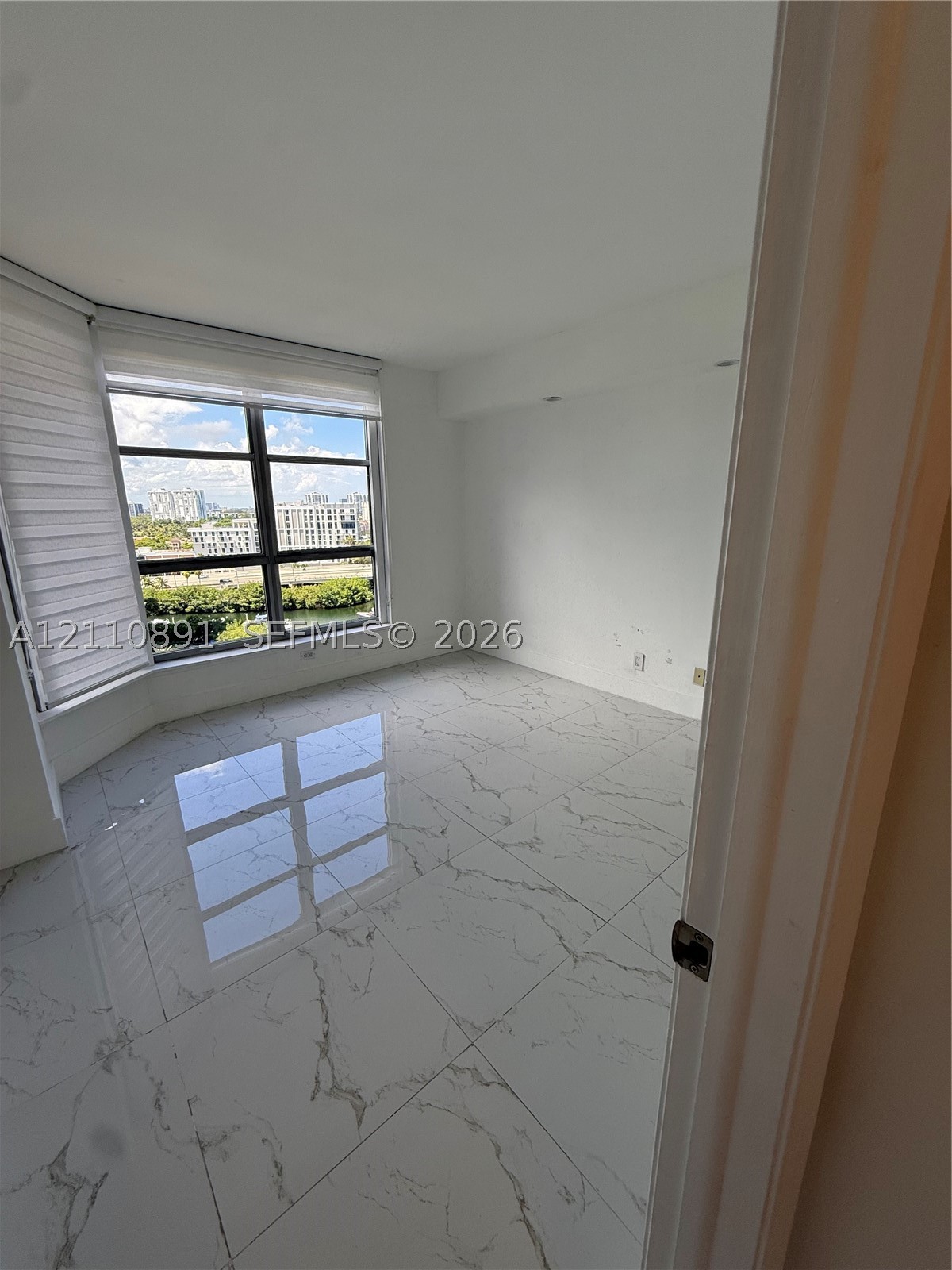 3600 Mystic Pointe Dr #1611, Aventura FL 33180